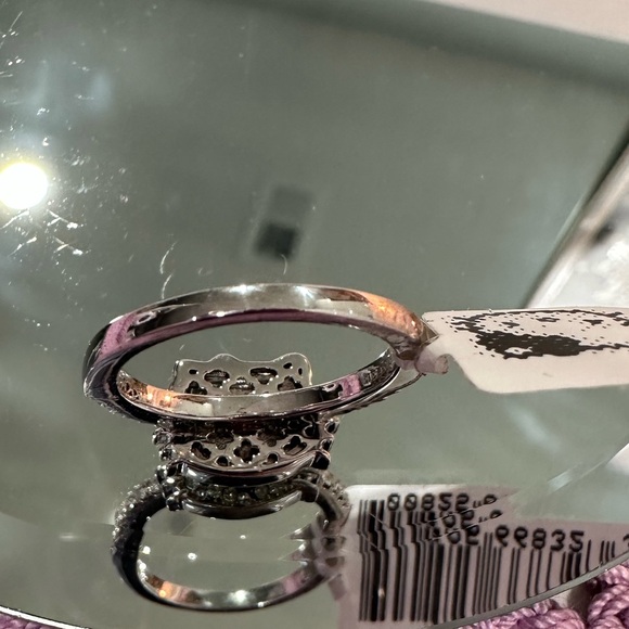 NWT Hello Kitty Crystal Flat Face Pave Red Enamel Bow Ring - Picture 7 of 16